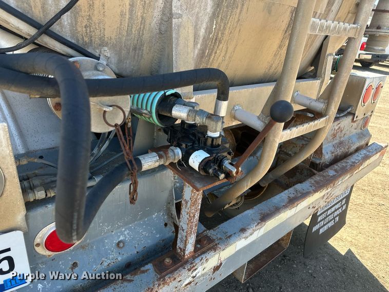 image for item DT7139 1975 Trailmobile F14S4CCH-4 tank trailer