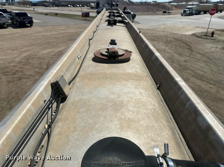 image for item DT7139 1975 Trailmobile F14S4CCH-4 tank trailer