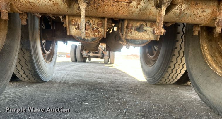 image for item DT7139 1975 Trailmobile F14S4CCH-4 tank trailer