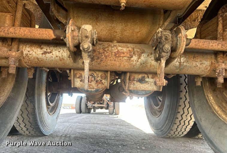 image for item DT7139 1975 Trailmobile F14S4CCH-4 tank trailer