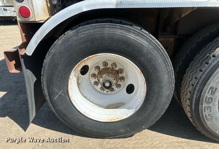 image for item DT7139 1975 Trailmobile F14S4CCH-4 tank trailer