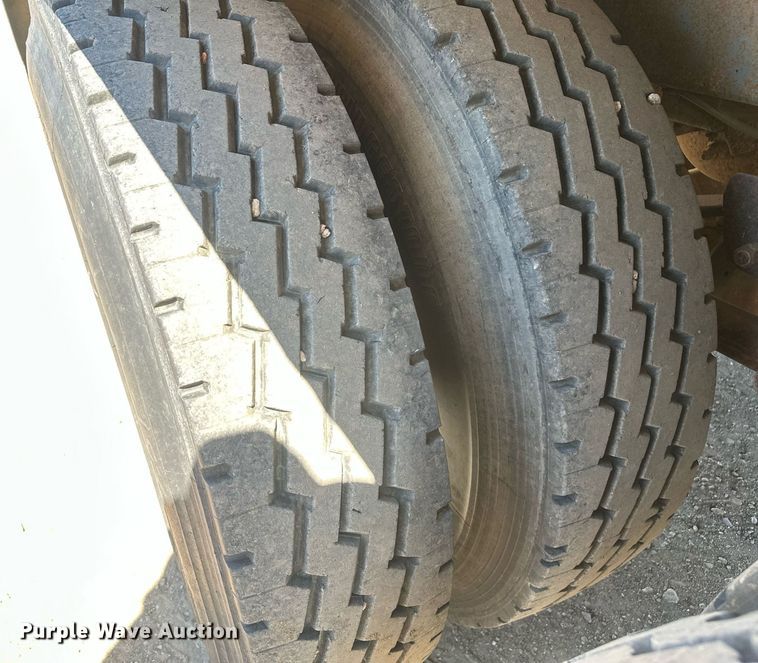 image for item DT7139 1975 Trailmobile F14S4CCH-4 tank trailer