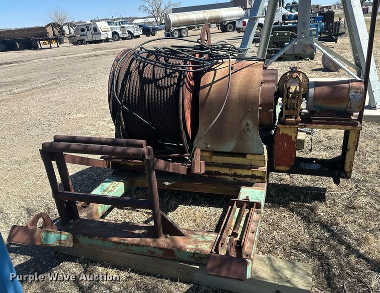 image for item DT7140 Falk 8K4-02AS Winch