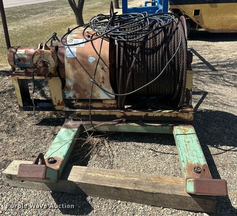 image for item DT7140 Falk 8K4-02AS Winch