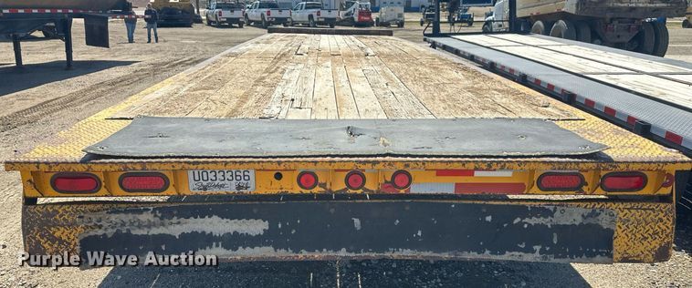 image for item DT7142 1996 Dakota D20T28 flatbed trailer