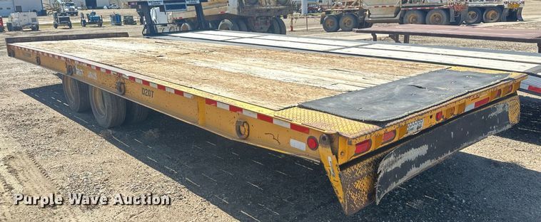 image for item DT7142 1996 Dakota D20T28 flatbed trailer