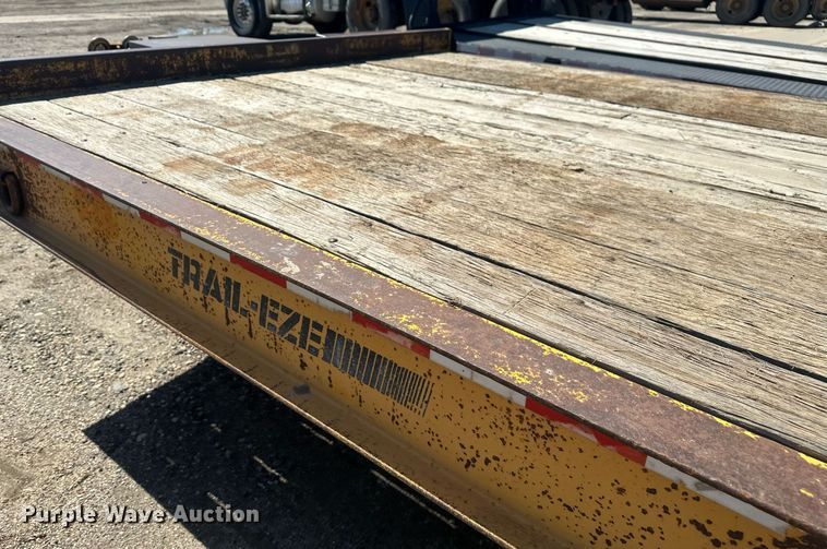 image for item DT7142 1996 Dakota D20T28 flatbed trailer