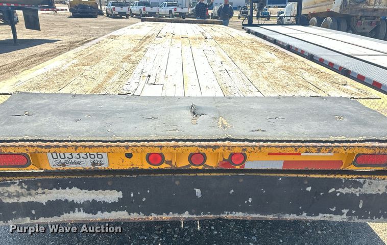 image for item DT7142 1996 Dakota D20T28 flatbed trailer