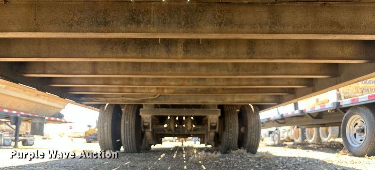 image for item DT7142 1996 Dakota D20T28 flatbed trailer