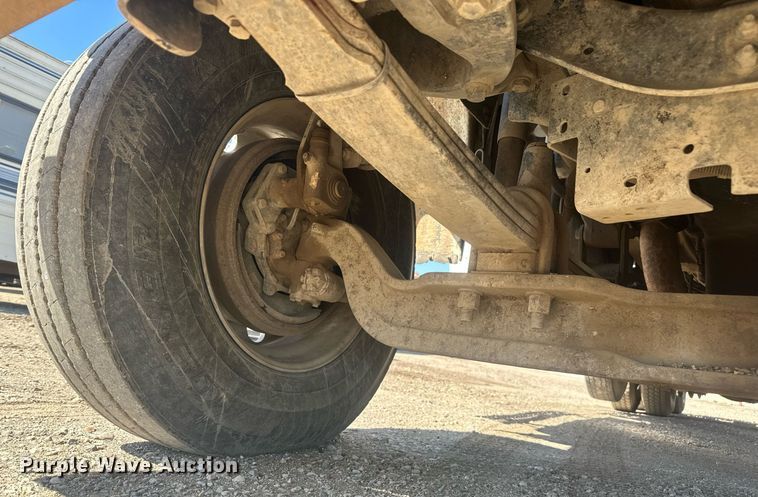 image for item DT7145 2009 Freightliner semi truck