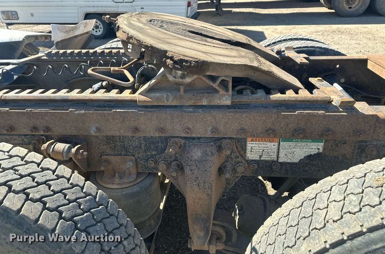 image for item DT7145 2009 Freightliner semi truck