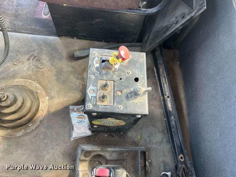 image for item DT7145 2009 Freightliner semi truck