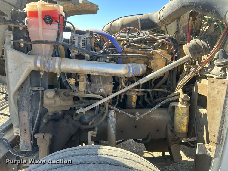 image for item DT7145 2009 Freightliner semi truck