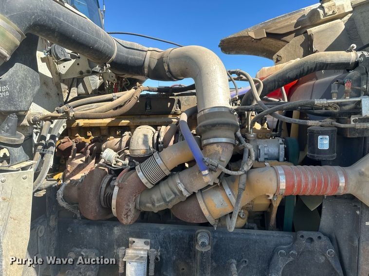 image for item DT7145 2009 Freightliner semi truck