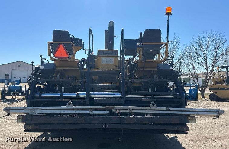 image for item DT7147 2009 Caterpillar AP 1055D paver