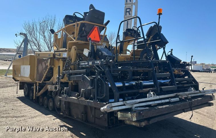 image for item DT7147 2009 Caterpillar AP 1055D paver