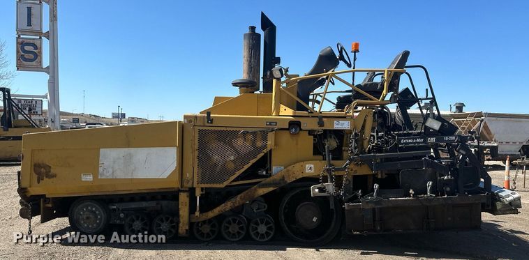 image for item DT7147 2009 Caterpillar AP 1055D paver