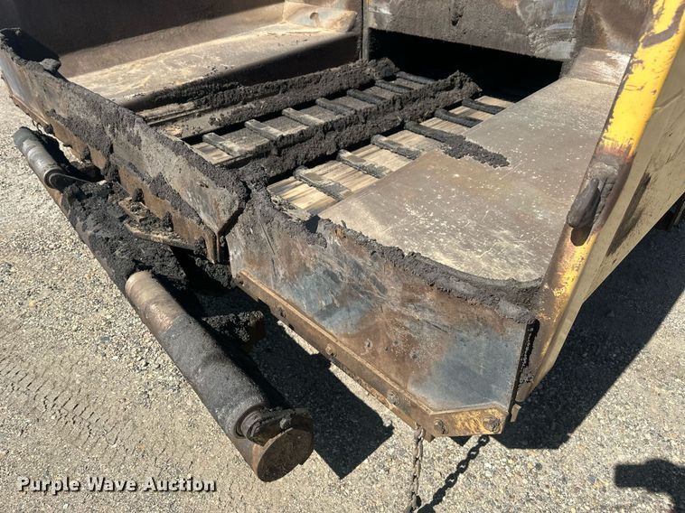 image for item DT7147 2009 Caterpillar AP 1055D paver