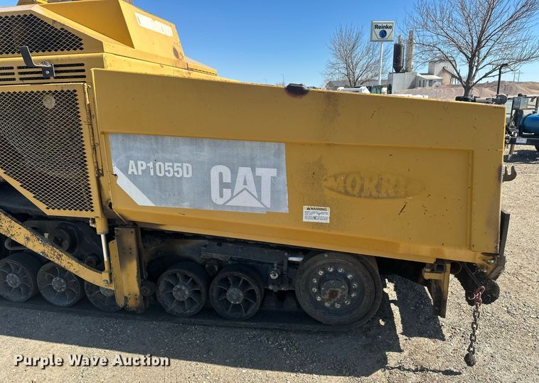 image for item DT7147 2009 Caterpillar AP 1055D paver