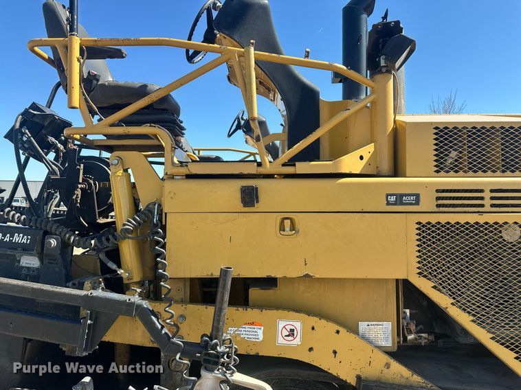 image for item DT7147 2009 Caterpillar AP 1055D paver