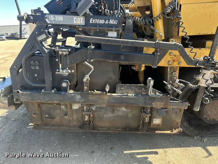 image for item DT7147 2009 Caterpillar AP 1055D paver