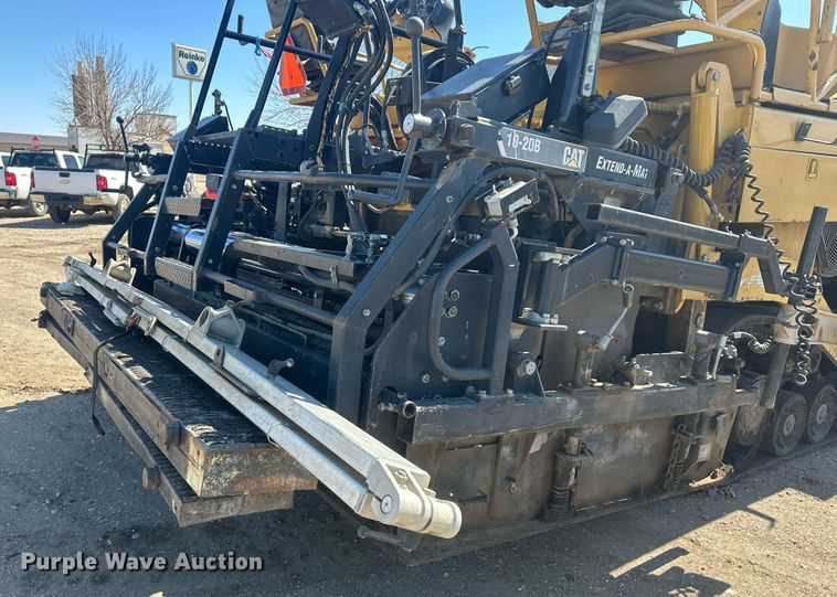 image for item DT7147 2009 Caterpillar AP 1055D paver