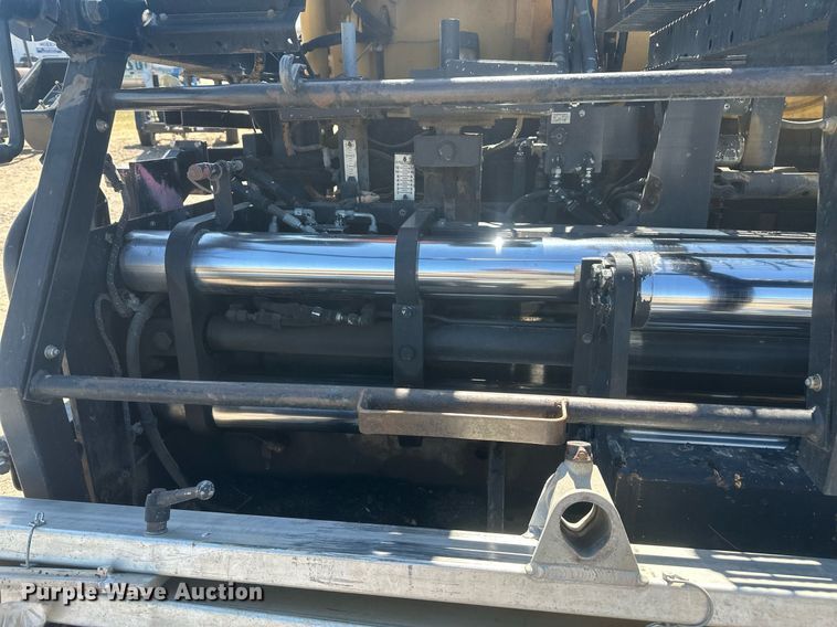 image for item DT7147 2009 Caterpillar AP 1055D paver