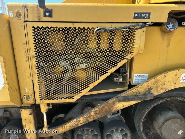 image for item DT7147 2009 Caterpillar AP 1055D paver