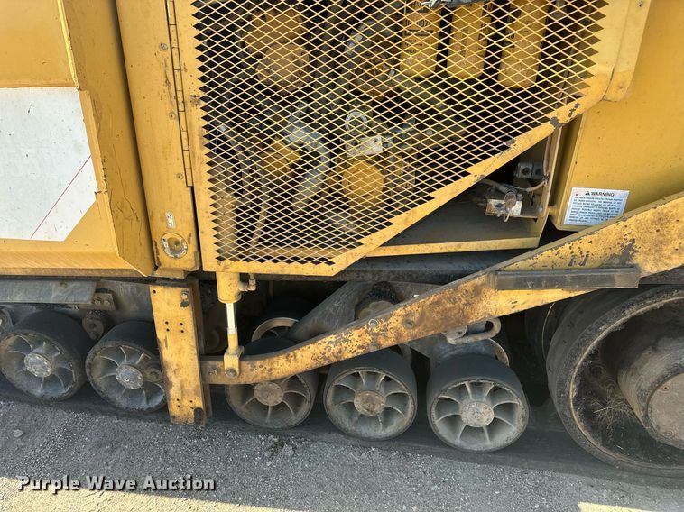 image for item DT7147 2009 Caterpillar AP 1055D paver