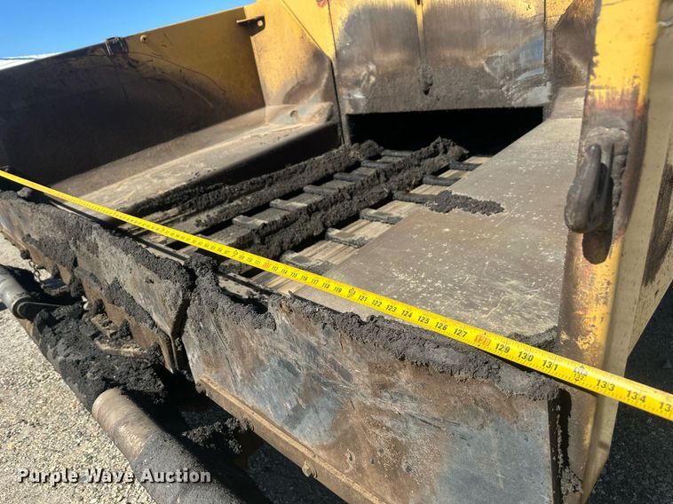 image for item DT7147 2009 Caterpillar AP 1055D paver