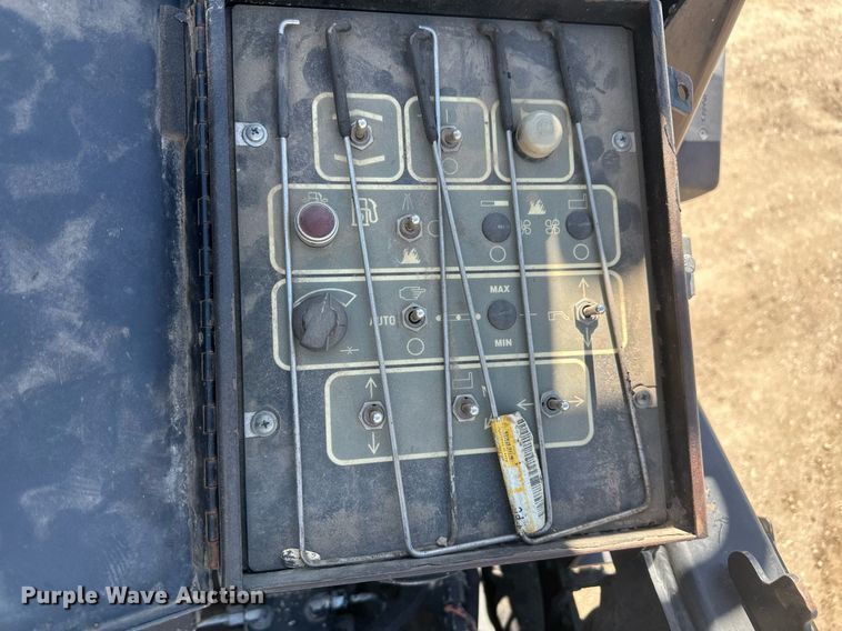 image for item DT7147 2009 Caterpillar AP 1055D paver