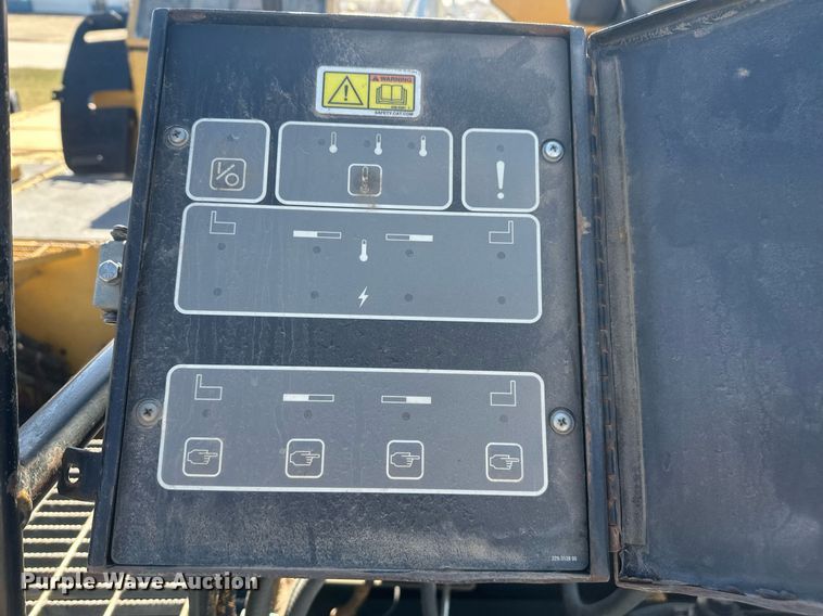 image for item DT7147 2009 Caterpillar AP 1055D paver