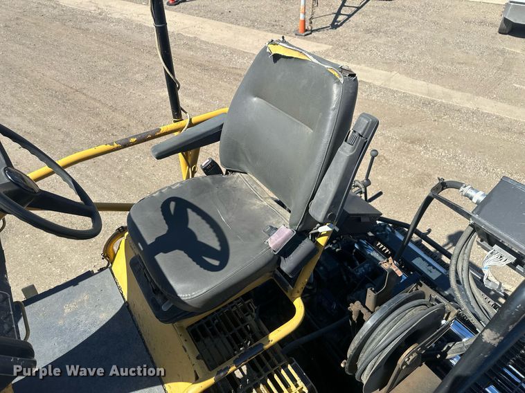 image for item DT7147 2009 Caterpillar AP 1055D paver