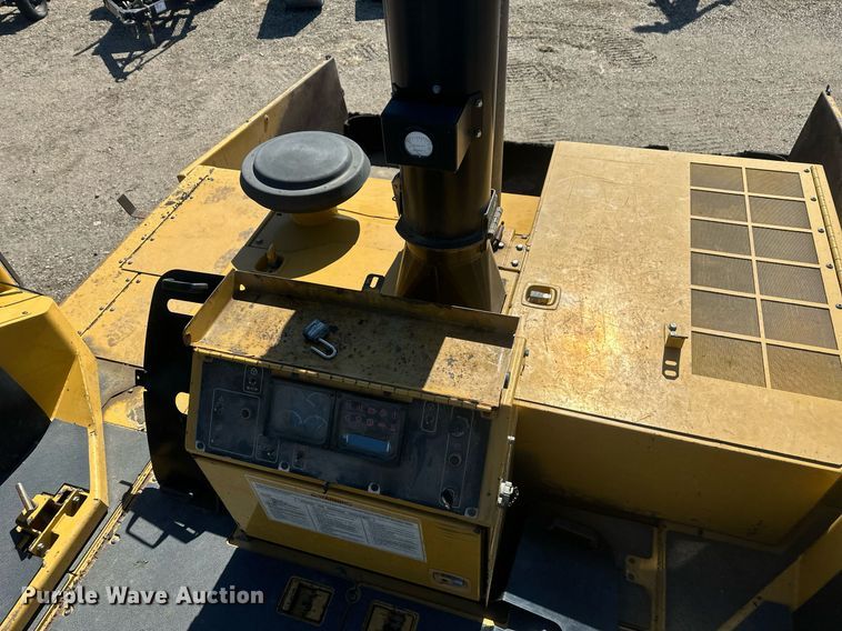 image for item DT7147 2009 Caterpillar AP 1055D paver