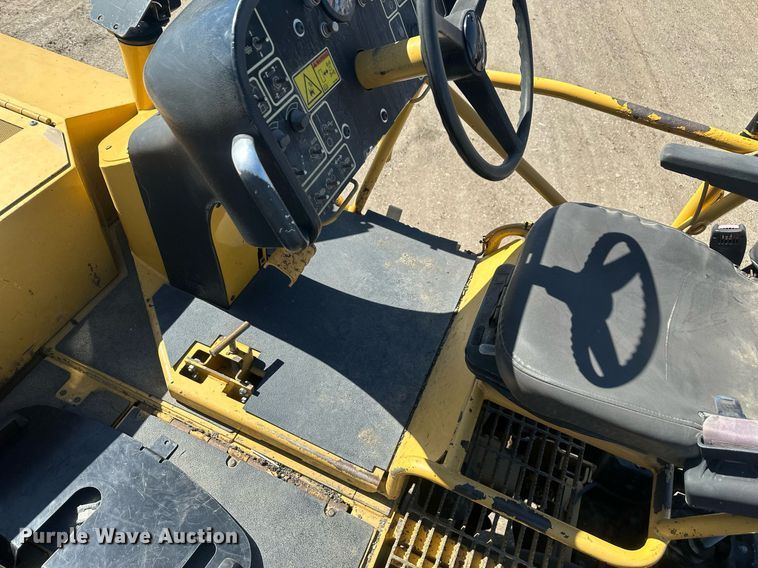 image for item DT7147 2009 Caterpillar AP 1055D paver