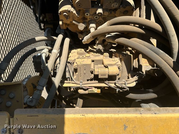 image for item DT7147 2009 Caterpillar AP 1055D paver