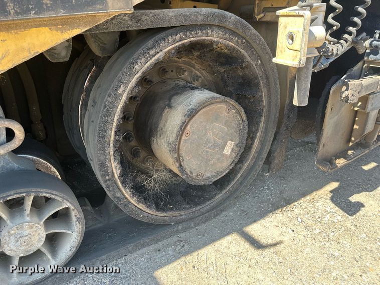 image for item DT7147 2009 Caterpillar AP 1055D paver