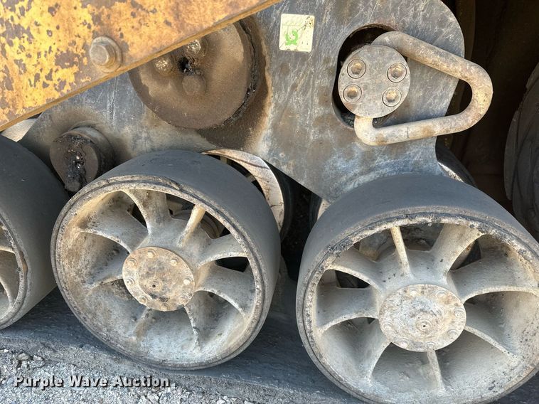 image for item DT7147 2009 Caterpillar AP 1055D paver