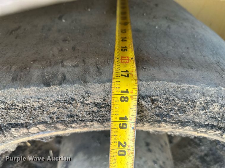 image for item DT7147 2009 Caterpillar AP 1055D paver