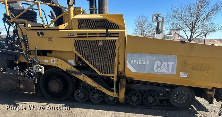image for item DT7147 2009 Caterpillar AP 1055D paver