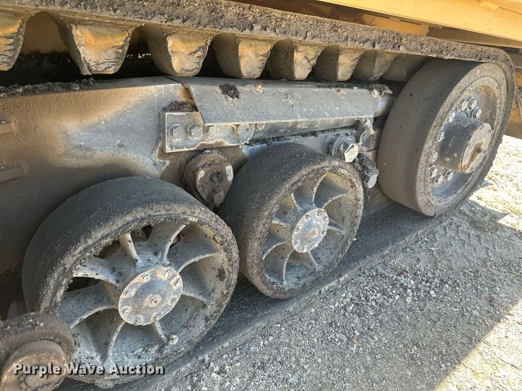 image for item DT7147 2009 Caterpillar AP 1055D paver