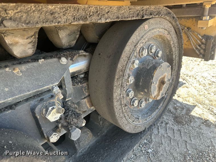 image for item DT7147 2009 Caterpillar AP 1055D paver