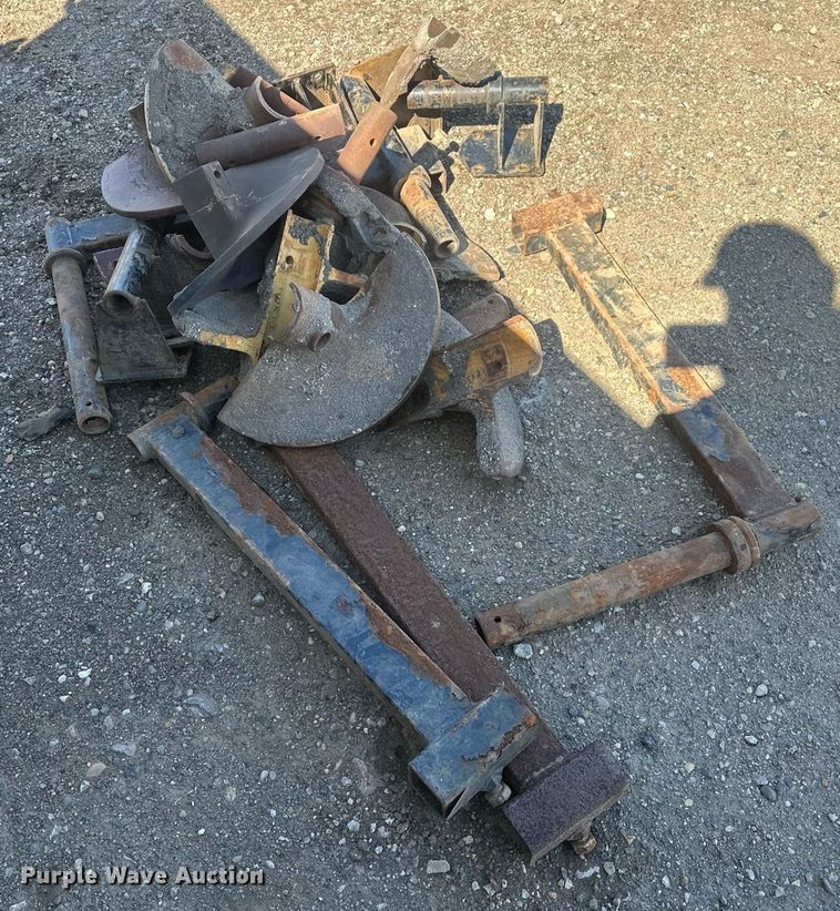 image for item DT7147 2009 Caterpillar AP 1055D paver