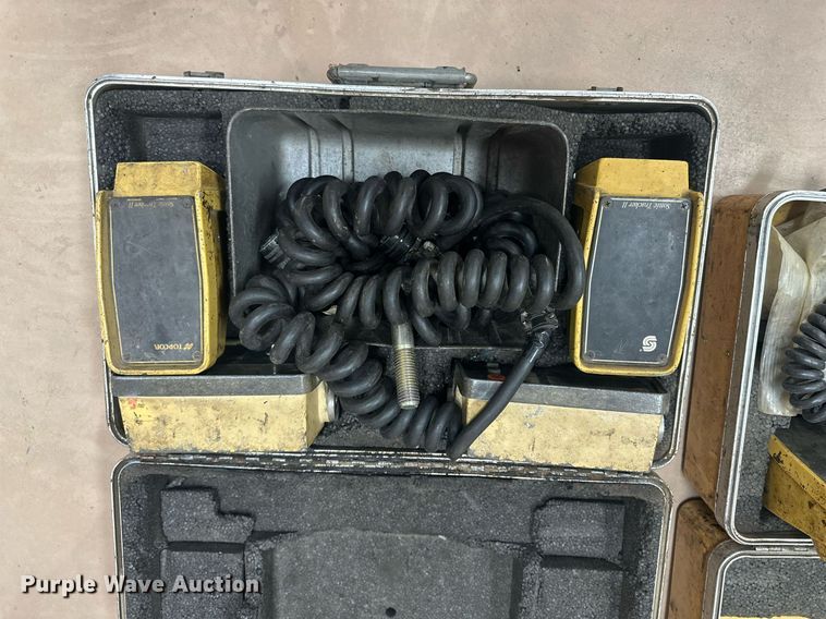 image for item DT7147 2009 Caterpillar AP 1055D paver