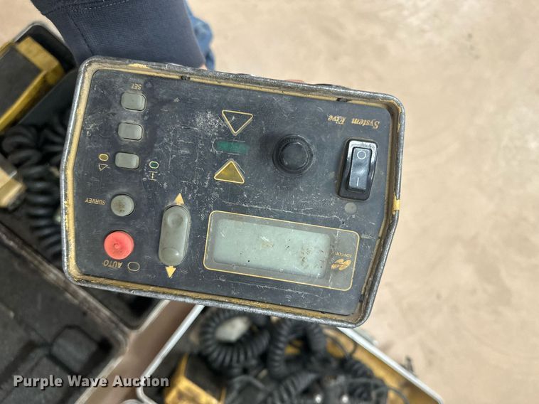 image for item DT7147 2009 Caterpillar AP 1055D paver