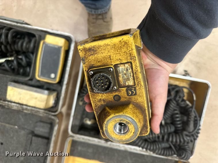 image for item DT7147 2009 Caterpillar AP 1055D paver