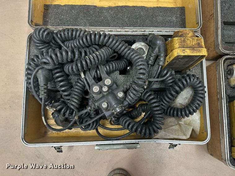 image for item DT7147 2009 Caterpillar AP 1055D paver