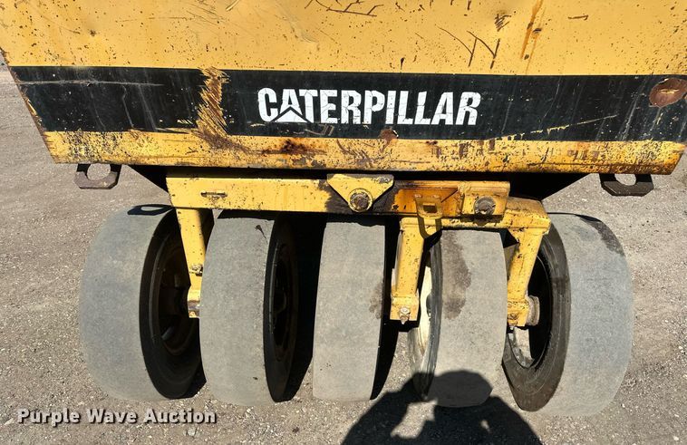 image for item DT7148 1992 Caterpillar PS-180 pneumatic roller