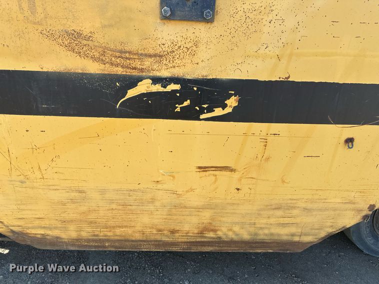 image for item DT7148 1992 Caterpillar PS-180 pneumatic roller