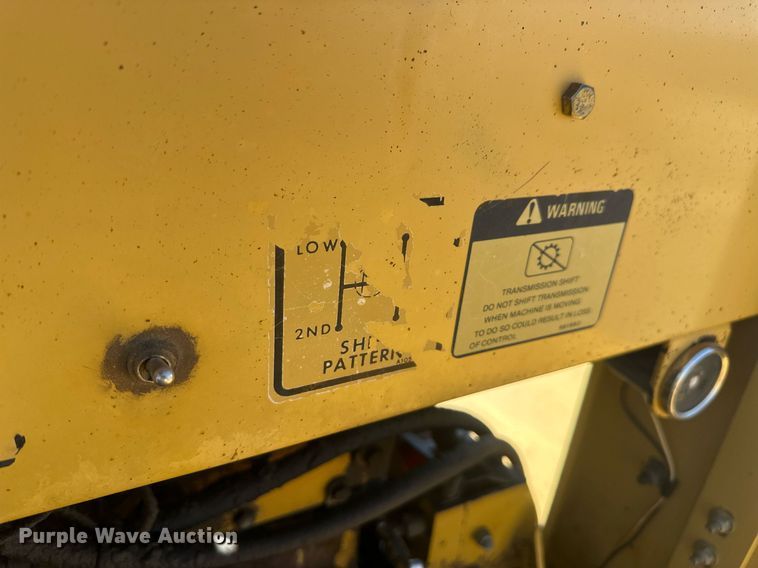 image for item DT7148 1992 Caterpillar PS-180 pneumatic roller